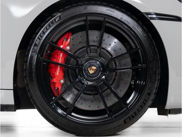 Porsche 911 Carrera 4 GTS Cabriolet