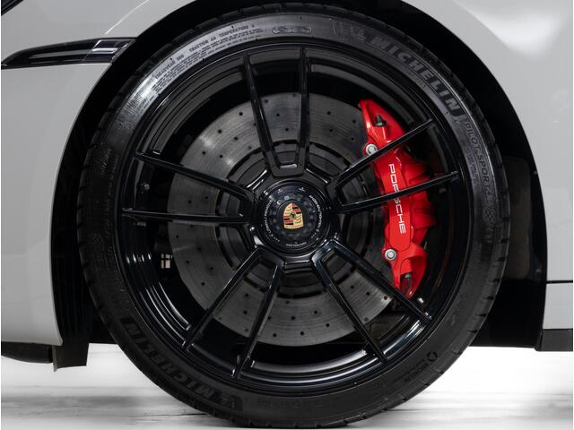 Porsche 911 Carrera 4 GTS Cabriolet