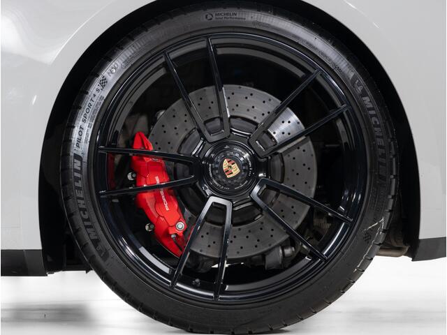 Porsche 911 Carrera 4 GTS Cabriolet
