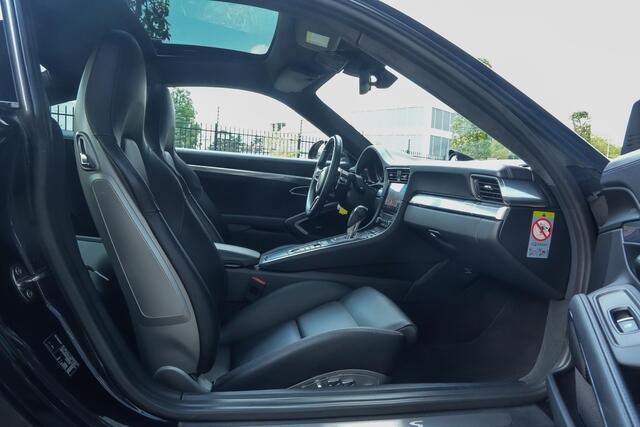 Porsche 911 Carrera S 3.0 420pk |dealer onderhouden|panoramadak|meesturende achteras|PDCC|PDLS|sportstoelen 18-voudig|Bosé|sport chrono|sportuitlaat|Apple Carplay|
