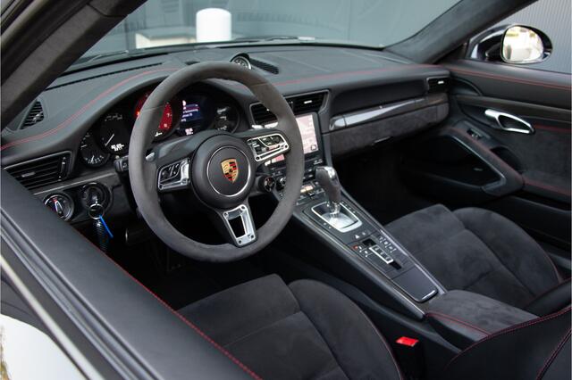 Porsche 911 3.0 Carrera GTS 450PK | Pano | Sportuitlaat | PADM | 18 weg Sportstoelen | Bose | Alcantara | Stuurverwarming | Sport Chrono | Cruise Control | Camera | Sport Design | 20" | N.P ¤235.387 | Target Blu Eye | 991.2 | PTV Plus | Carbon | Dealer onderhouden.
