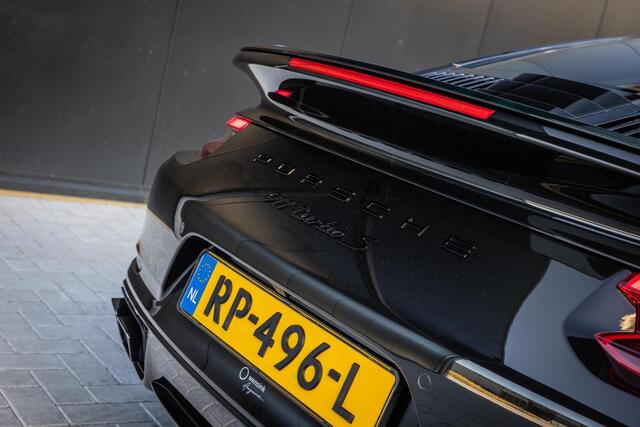 Porsche 911 (991.2) 3.8 Turbo S | NL Auto | 1ste Eigenaar | 580pk | Hefsysteem Vooras | Burmester High-End | Dark Olive Metallic | PDLS+ | Sport Chrono | Sportstoelen Plus 18-Weg ele. verstelbaar | Stoelventilatie | Adaptieve Cruise Control | PASM | PTV Plus |