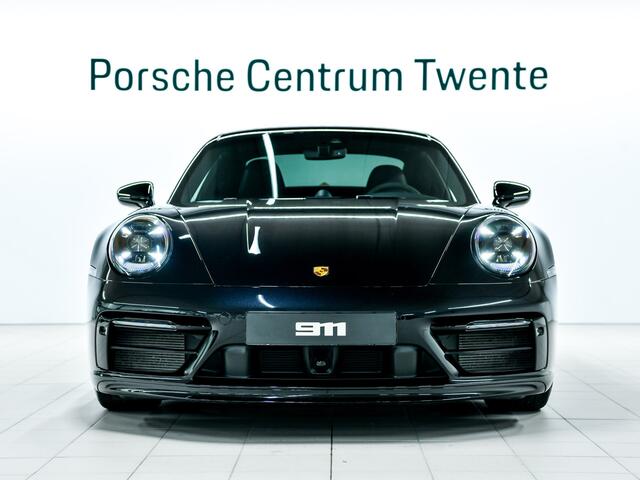 Porsche 911 Carrera 4 GTS