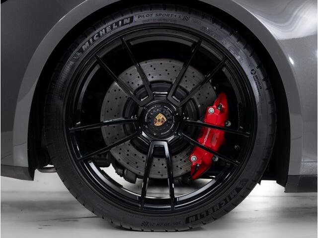 Porsche 911 Carrera GTS