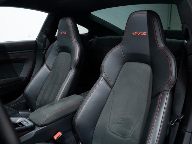 Porsche 911 Carrera GTS