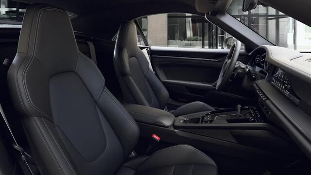 Porsche 911 Carrera 4 GTS Cabriolet