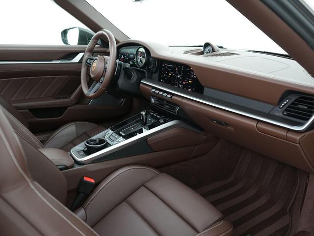 Porsche 911 Turbo S Cabrio 3.8 650pk |PTS Aventurine green|aero-pakket|Burmester|sport-chrono|sportuitlaat|PDCC|stoelverwarming & verkoeling|360 camera|Apple carplay|PDLS|memory|