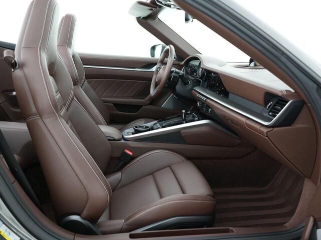 Porsche 911 Turbo S Cabrio 3.8 650pk |PTS Aventurine green|aero-pakket|Burmester|sport-chrono|sportuitlaat|PDCC|stoelverwarming & verkoeling|360 camera|Apple carplay|PDLS|memory|