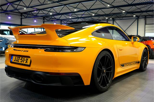 Porsche 911 3.0 Carrera 4 GTS 353kW/480pk Aut8 AERO PAKKET + INNODRIVE + PANODAK + SPORT CHRONO + LIFT + BURMESTER + 18-WEG STOELEN + PDLS+ + ACHTERASBESTURING + STOELVERWARMING&-VENTILATIE + STUURVERWARMING + 360 CAMERA + HOMELINK + PARKSENSOREN + 20" LM-VELGEN!