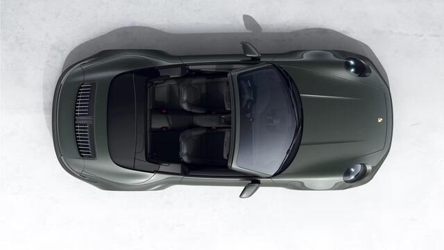 Porsche 911 Carrera 4 GTS Cabriolet