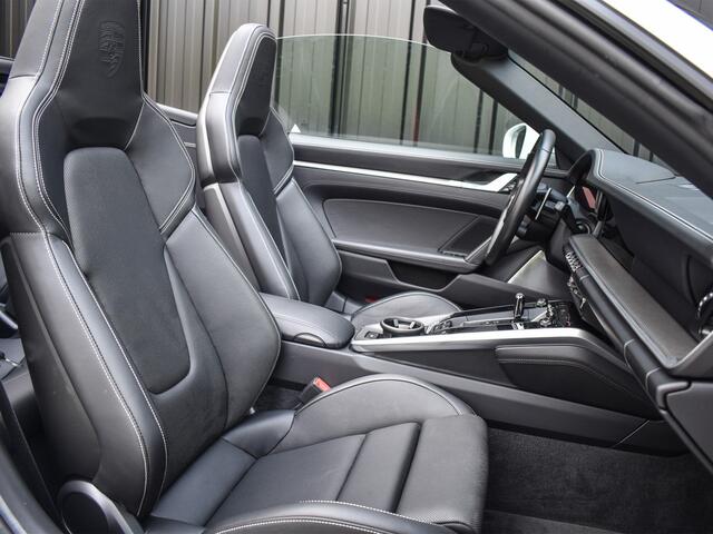 Porsche 911 Cabrio 3.0 Carrera 4 S | NL-AUTO | SPORT DESIGN PACK | 4-WHEEL BESTURING | LIFT SYSTEEM | SPORT CHRONO | 18-WEGS MEMORY SEATS | BURMESTER SOUND | ADAPTIVE CRUISE | CARBON PACK | MATRIX LED | 360 CAMERA | NEW PRICE: 236.000