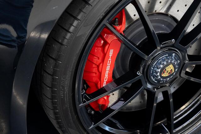 Porsche 911 3.0 Carrera GTS | Aerokit | Glazen schuifdak | Bose | Lift | Sportuitlaat |