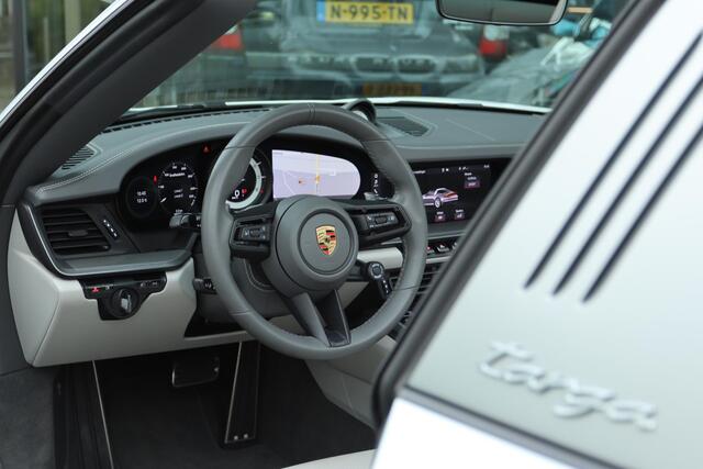 Porsche 911 Targa 4S 3.0 450 PK 992 ORIG. NL | SPORTDESIGN | 18-WEG | CHRONO | SPORTUITLAAT | 360 CAMERA | BOSE | 20 INCH LMV