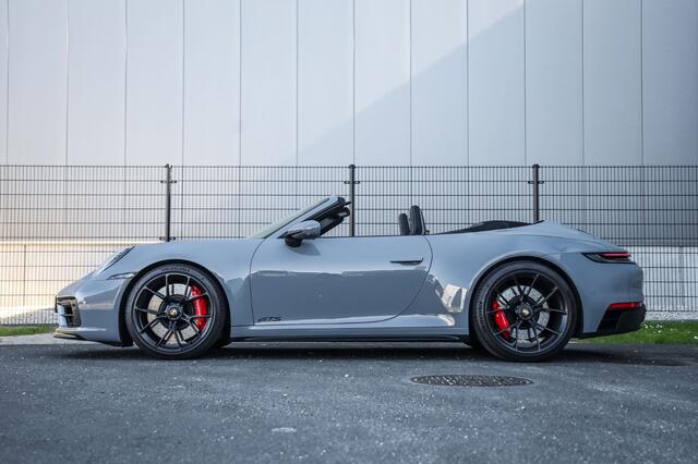Porsche 911 Cabrio 3.0 Carrera 4 GTS Voll Sportstoelen 18-wegs met Memory/ verwarmd, GT3 Velgen/ skirts, Matrix Led PDLS+, Hefsysteem vooras, Sport chrono, Sport design, PTV+, Sportuitlaat, 4 wielbesturing, 360 view, Bose, Keyless, Carbon/ Licht-Design/ Spiegel pakke