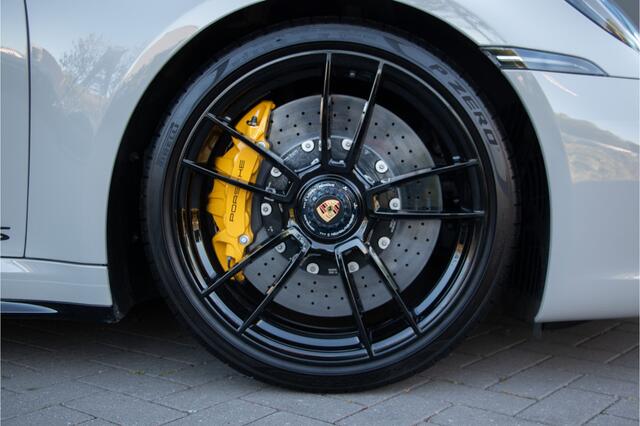 Porsche 911 Cabrio 3.0 Carrera GTS 480PK | Handgeschakeld | Keramische | NL Auto | Burmester | Lift | ACC | PDCC | 360 Camera | Exclusive Manufaktur | Sportuitlaat | PDLS | Achterasbesturing | Stoelventilatie + Verwaring | Stuurverwarming | Memory | Sport-Chrono | L