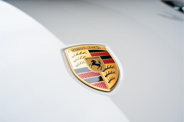 Porsche 911 3.0 Carrera 4S Kreide l Bi-Color l SportDesign l Sport Chrono l Exclusive Manufaktur