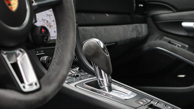 Porsche 911 991.2 3.0 Carrera GTS | Keramisch | Achterasbesturing | Schuifdak | BOSE Sound | 18-Voudig | PDLS +
