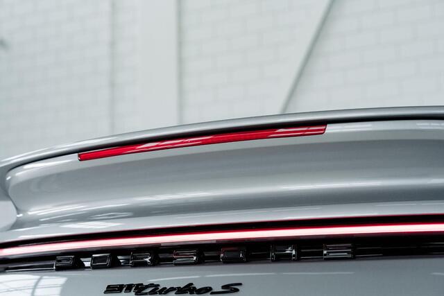 Porsche 911 Cabrio 3.8 Turbo S | GT Silver | Sport Exhaust | Burmester Sound |