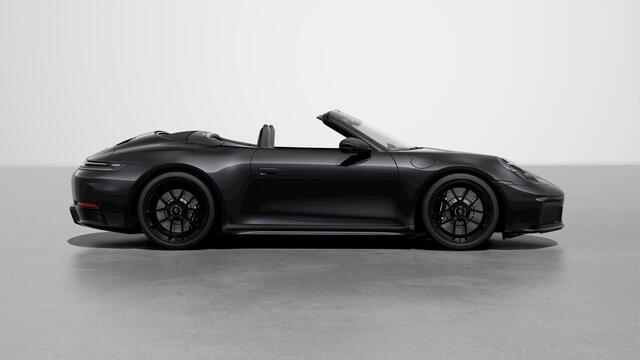 Porsche 911 Carrera 4 GTS Cabriolet