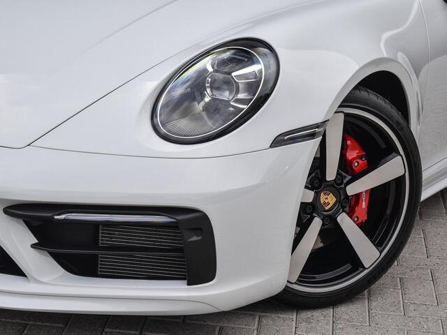 Porsche 911 Cabrio 3.0 Carrera 4 S NL-Auto 451pk | Sport design pack | Achteras besturing | Lift systeem | Sport chrono | 18-wegs memory seats | Burmester sound | Adaptive cruise | Carbon pack | Matrix led | 360 camera | Nw prijs 236.000