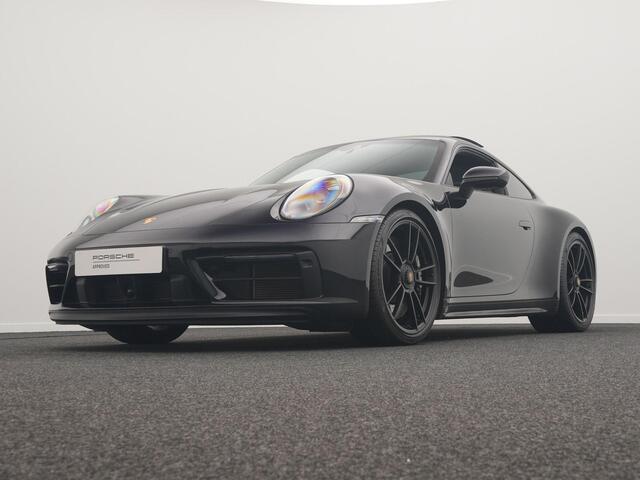 Porsche 911 Carrera 4 GTS