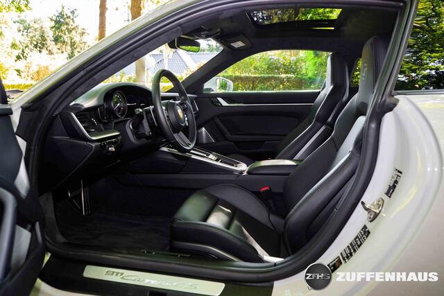 Porsche 911 3.0 Carrera 4S NL auto Full house PCCB Burmester Adapt stoel PPF Panoramadak achterasbesturing Matrix