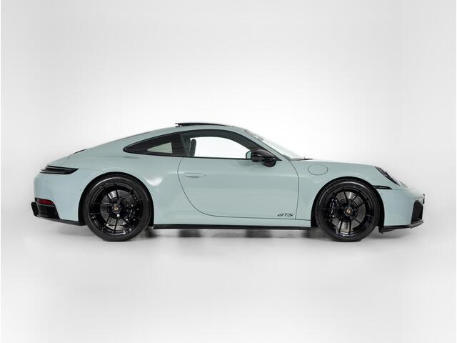 Porsche 911 Carrera GTS
