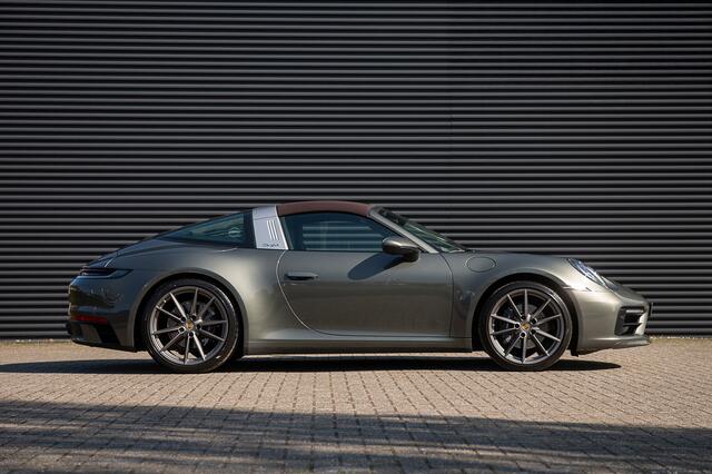 Porsche 992 911 Targa 4 3.0 Lammertink special l Sport Design l Sport Chrono