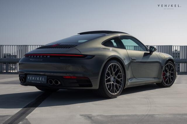 Porsche 992 PDK 992 Aventuringruen - Elektrisch glazen dak - Sport Chrono