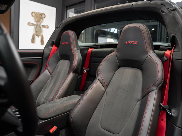 Porsche 992 911 Targa 4 GTS PDCC Lift Innodrive 911 Carrera 4 GTS BOSE Exclusive Manufaktur