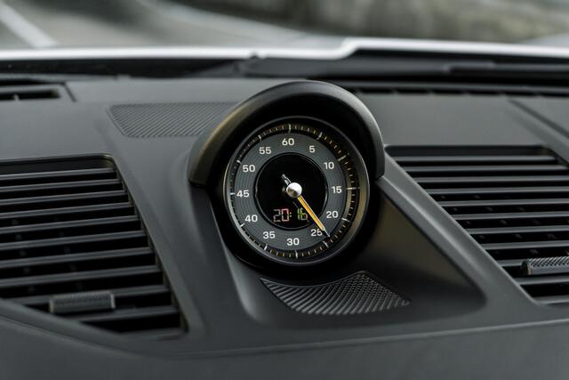 Porsche 992 911 GT3 Touring PDK - PTS Dolomite Silver - Carbon