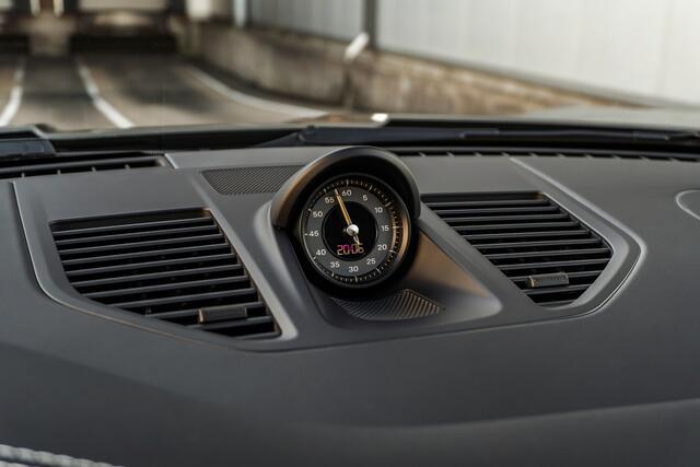 Porsche 992 911 GT3 Touring - PTS Alex Grey - PCCB - Pepita