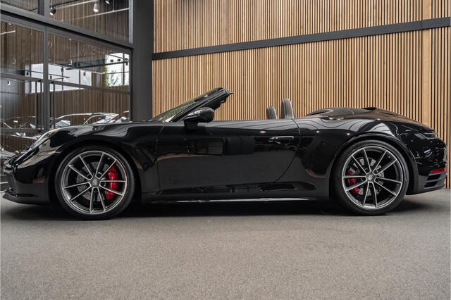Porsche 992 911 Carrera 4S Cabrio Burmester Sportuitlaat Carbon Chrono 911 3.0 4S Cabrio Surround 18-weg Alcantara