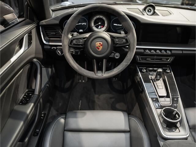 Porsche 992 911 Turbo S Cabriolet Burmester Ventilatie 911 3.8 Turbo S Cabriolet Carbon