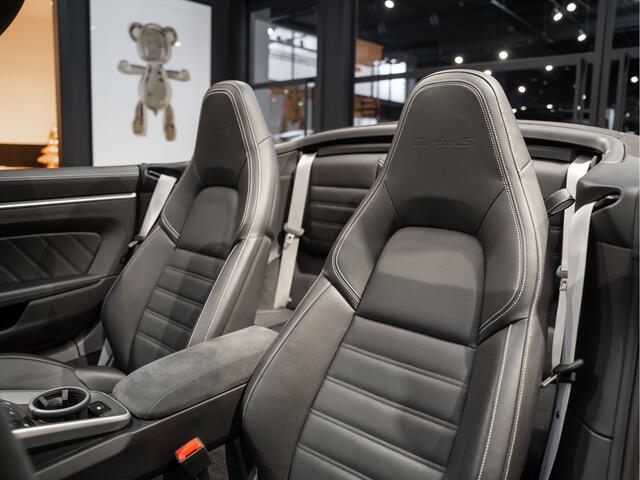 Porsche 992 911 Turbo S Cabriolet Burmester Ventilatie 911 3.8 Turbo S Cabriolet Carbon