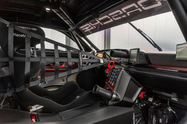 Porsche 992 911 GT3 R rennsport ¤123K Flacht Design - 1 of 77