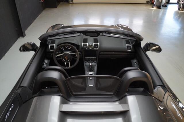 Porsche BOXSTER 981 Boxster Spyder â The Ultimate Driverâs Porsche (2016)