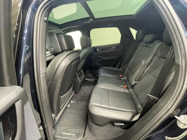 Porsche CAYENNE 3.0 E-Hybrid Pano dak, luchtvering, head up,