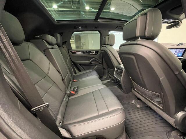 Porsche CAYENNE 3.0 E-Hybrid Pano dak, luchtvering, head up,