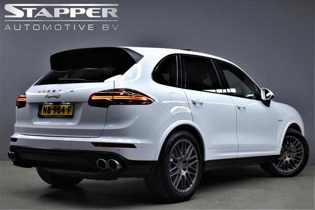 Porsche CAYENNE 3.0 S 416pk E-Hybrid Sport Chrono Org.NL Dealer OH Pano/Bose/Luchtvering/Carplay/Xenon/Navi/Led/Leer