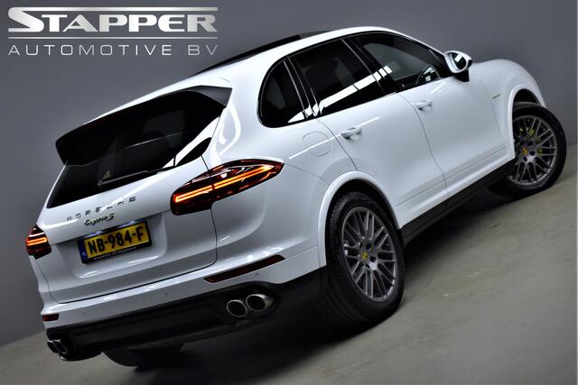 Porsche CAYENNE 3.0 S 416pk E-Hybrid Sport Chrono Org.NL Dealer OH Pano/Bose/Luchtvering/Carplay/Xenon/Navi/Led/Leer