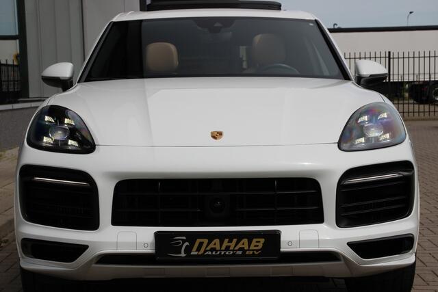 Porsche CAYENNE 3.0 | SportDesign | Pano | Luchtvering | Adaptief cruise control | 22" | 340PK