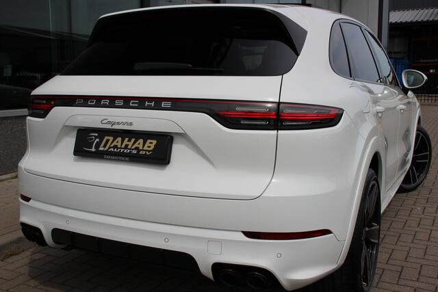 Porsche CAYENNE 3.0 | SportDesign | Pano | Luchtvering | Adaptief cruise control | 22" | 340PK