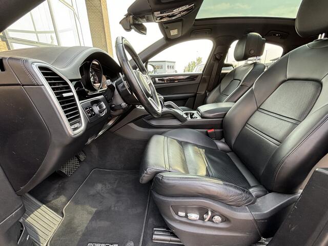 Porsche CAYENNE Coupé 3.0 E Hybrid-LUCHTVERING-PANO-MATRIX-HEAD UP-INNODRIVE-COMPLEET