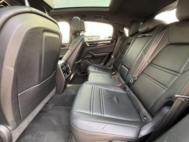 Porsche CAYENNE Coupé 3.0 E Hybrid-LUCHTVERING-PANO-MATRIX-HEAD UP-INNODRIVE-COMPLEET