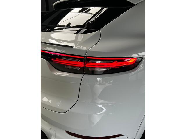 Porsche CAYENNE Coupé 3.0 GT Sport Chrono Carbon Softclose Camera Bose Elektr. uitklapbare trekhaak Alcantara binnenhemel 22" LM velgen