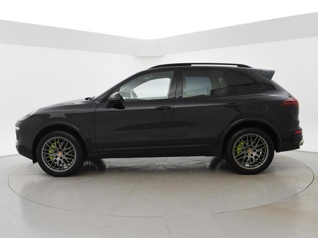 Porsche CAYENNE 3.0 S E-HYBRID + ADAPTIVE CRUISE / LUCHTVERING / PANORAMA / CARPLAY / CAMERA