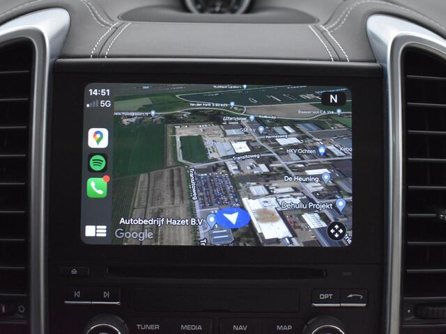 Porsche CAYENNE 3.0 S E-HYBRID + ADAPTIVE CRUISE / LUCHTVERING / PANORAMA / CARPLAY / CAMERA
