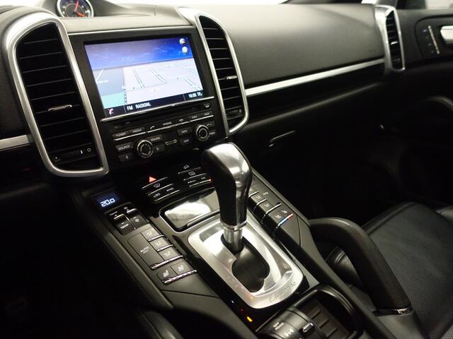 Porsche CAYENNE 3.6 S 300pk Sport Chrono I Panoramadak I Stoelventilatie I Leer I Bose I Bi-xenon I 52 dkm