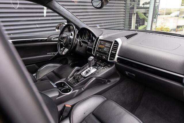 Porsche CAYENNE 3.0 S E-Hybrid / Panoramadak / Elektrisch uitklapbare trekhaak